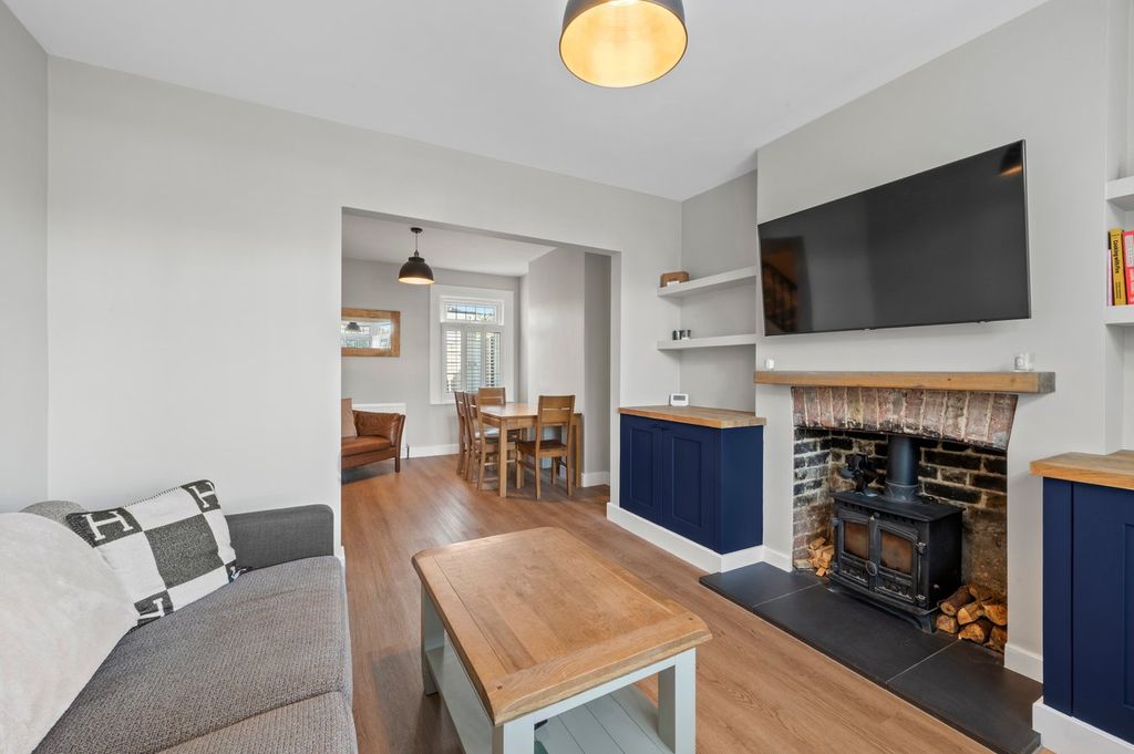 Property photo 2 of 12