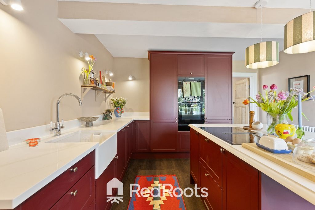 Property photo 3 of 40 4976693