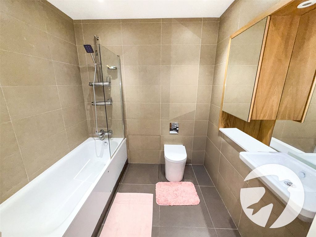 Property photo 3 of 8 Picture No. 12