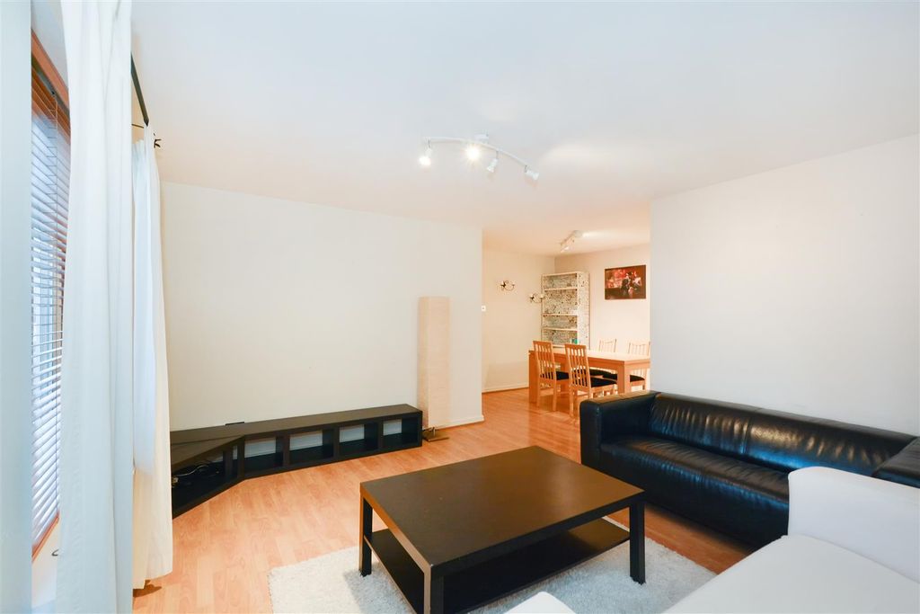 Property photo 2 of 10 Reception/Dining Area