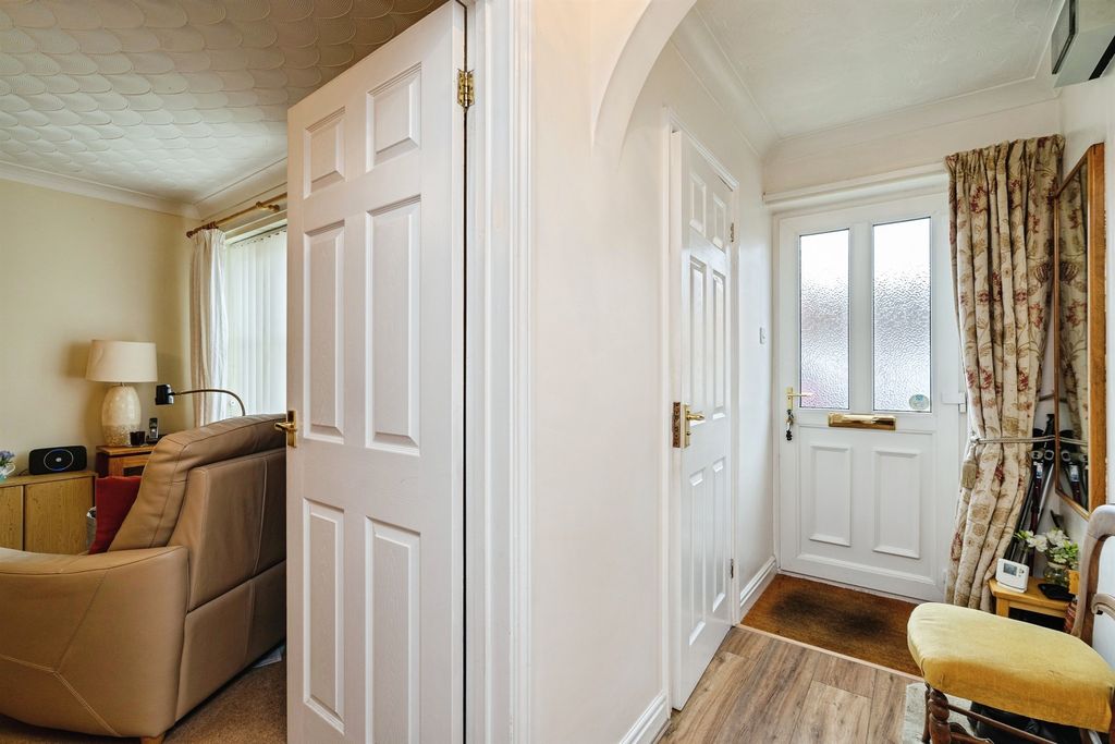 Property photo 3 of 20