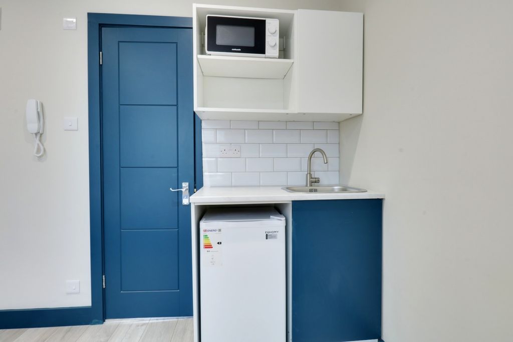 Property photo 3 of 17 4690373