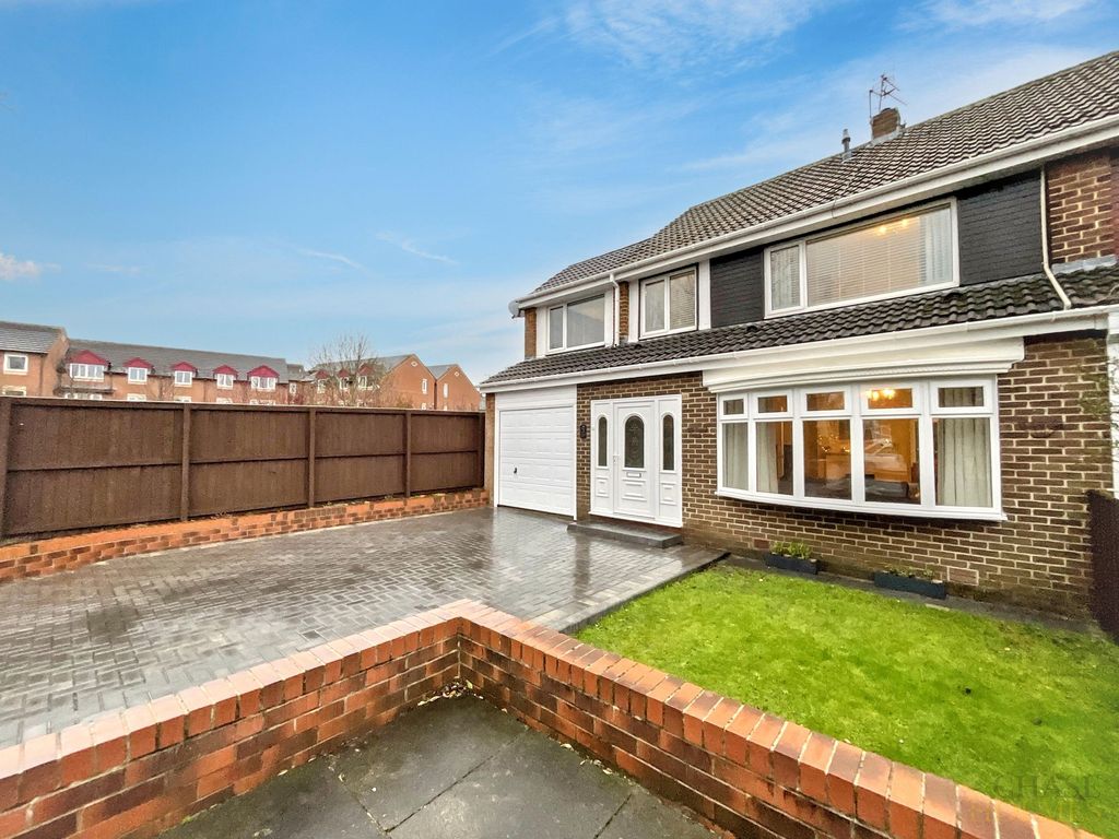 Property photo 1 of 40