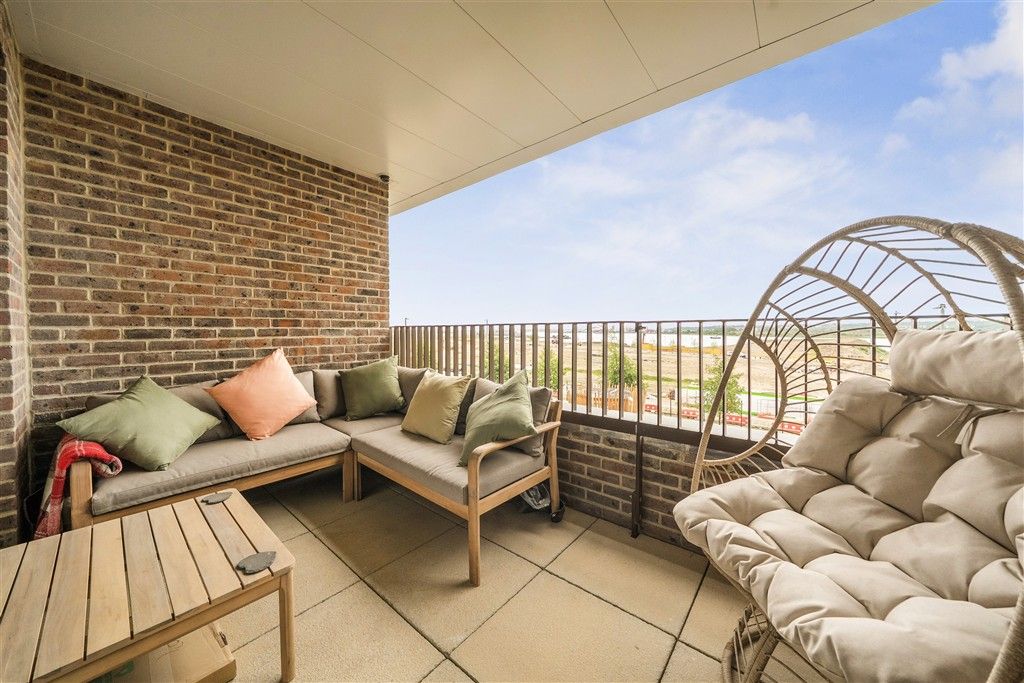 Property photo 1 of 12 Balcony