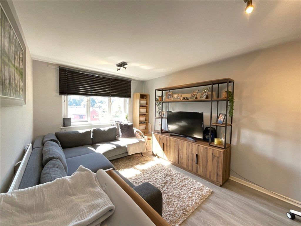 Property photo 2 of 6 Lounge