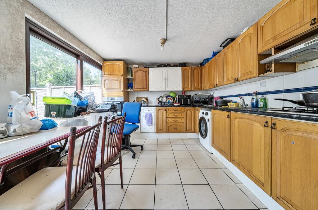 Property photo 3 of 16 1488117-10-6A4E76F54c5Fa.Jpg