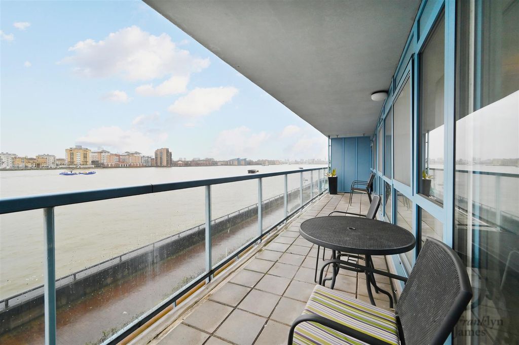 Property photo 2 of 11 Arnhem-Place (6).Jpg