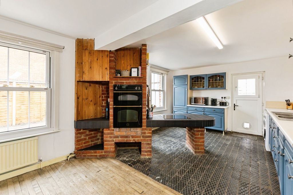 Property photo 2 of 42 Pbox-Img.Jpg