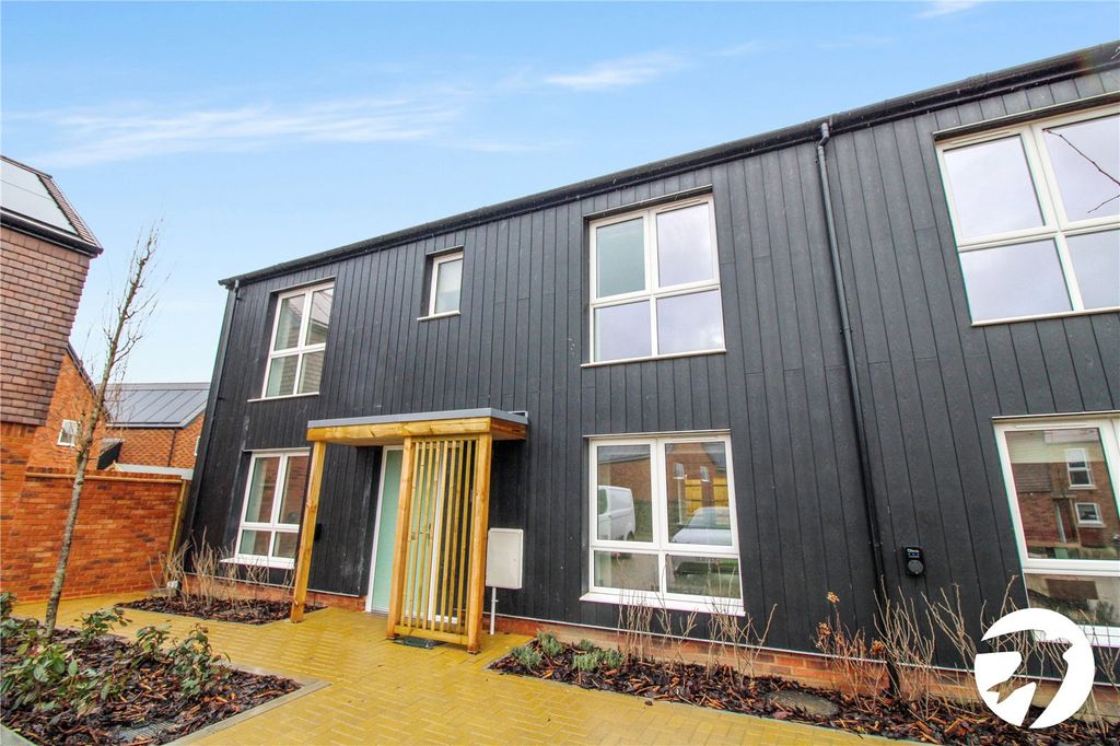 Property photo 1 of 9 External