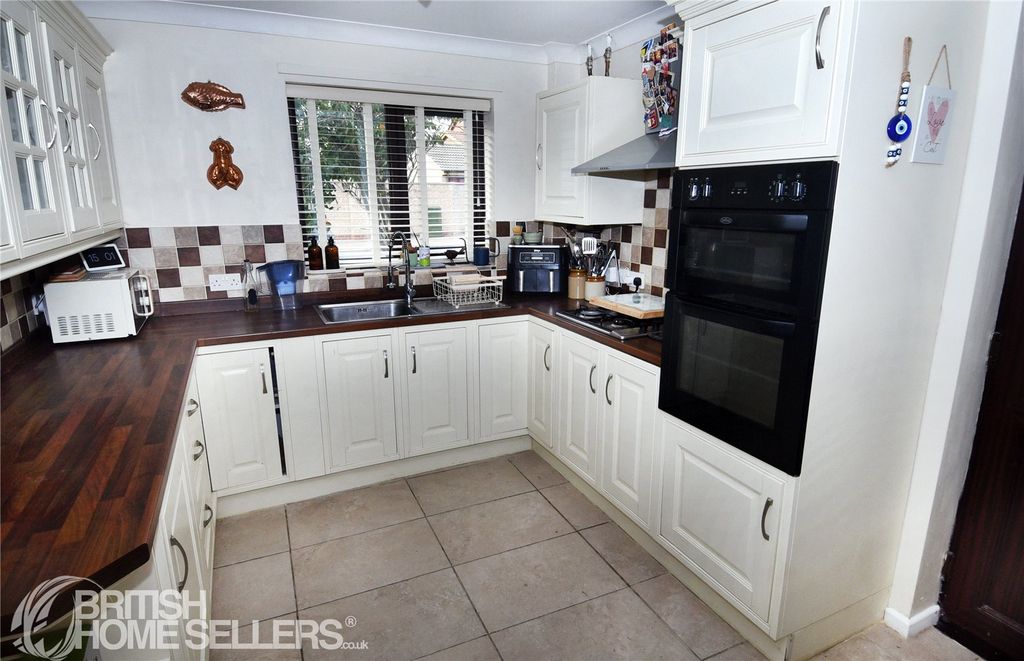 Property photo 3 of 11 Picture No. 10
