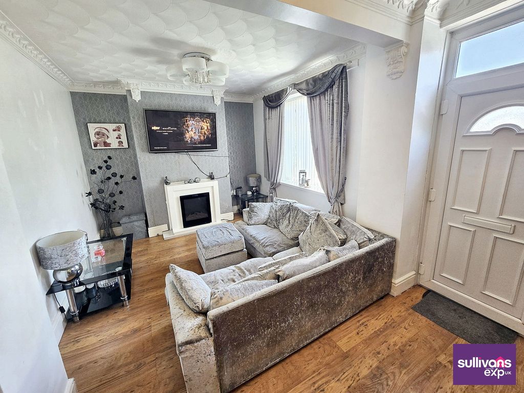 Property photo 2 of 12