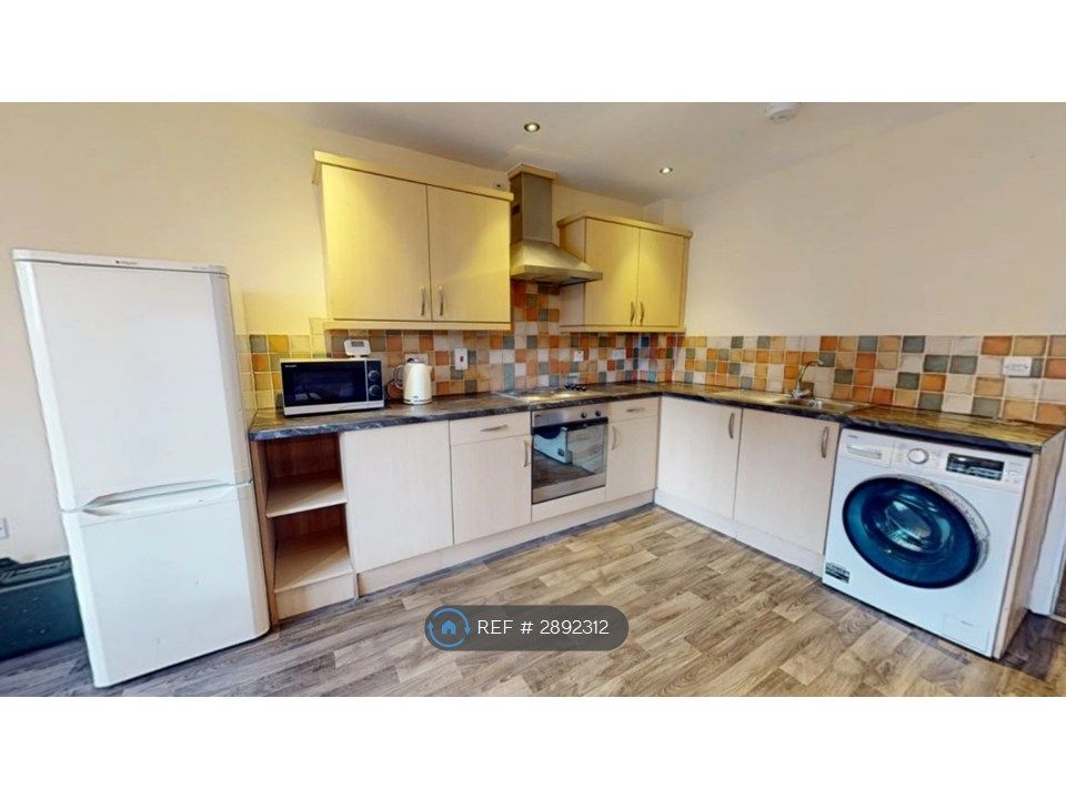 Property photo 1 of 7 Kitchen
