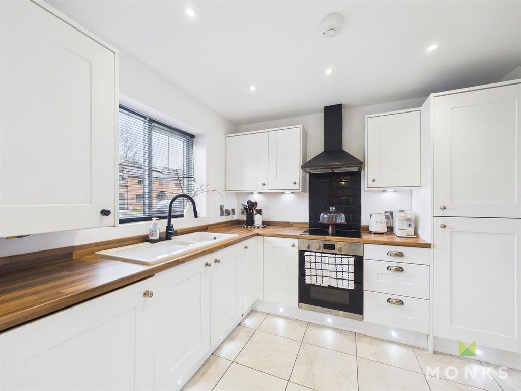 Property photo 2 of 17 Cam01348G0-Pr0807-Still003.Jpg