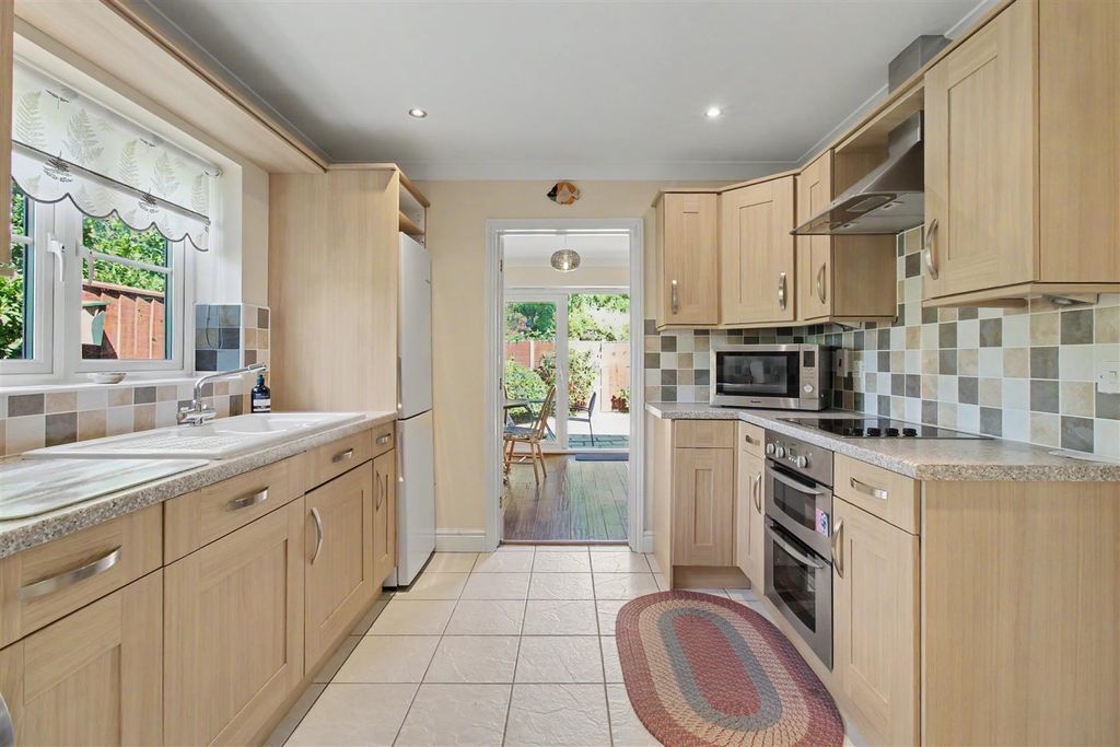 Property photo 3 of 24 Kitchen