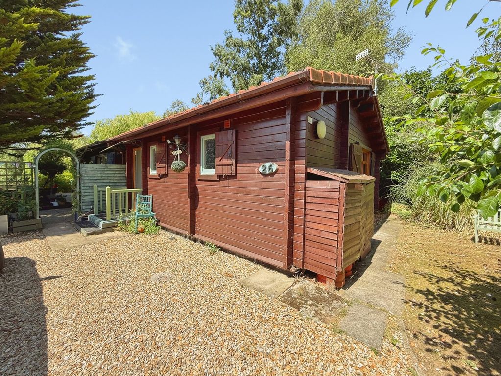 Property photo 1 of 24 Gardens