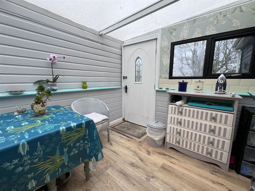 Property photo 3 of 23 Entrance Porch