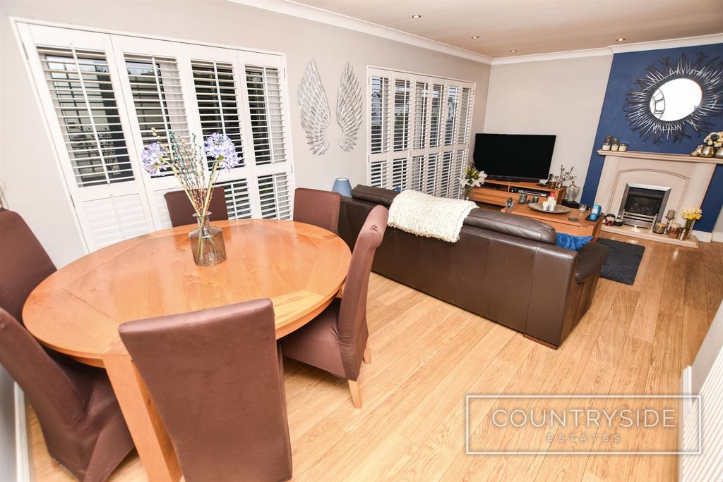 Property photo 3 of 24