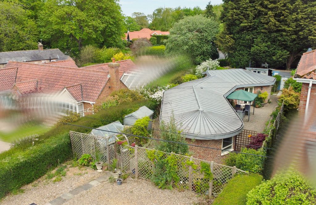 Property photo 1 of 32