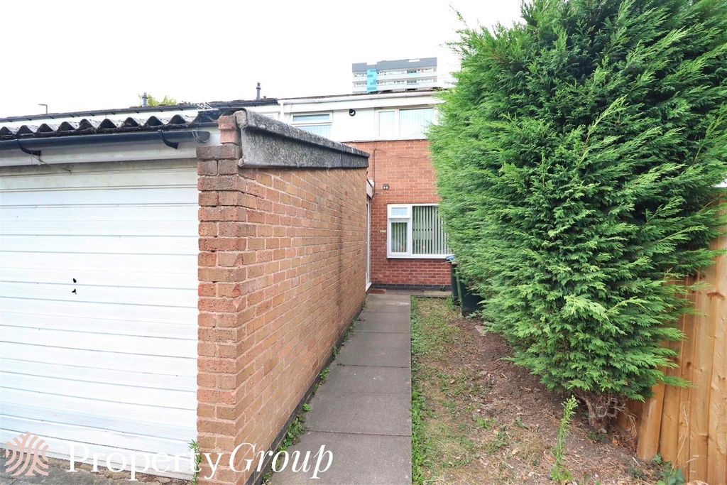 Property photo 1 of 13 Redruth Close 4 2511 (9).Jpg