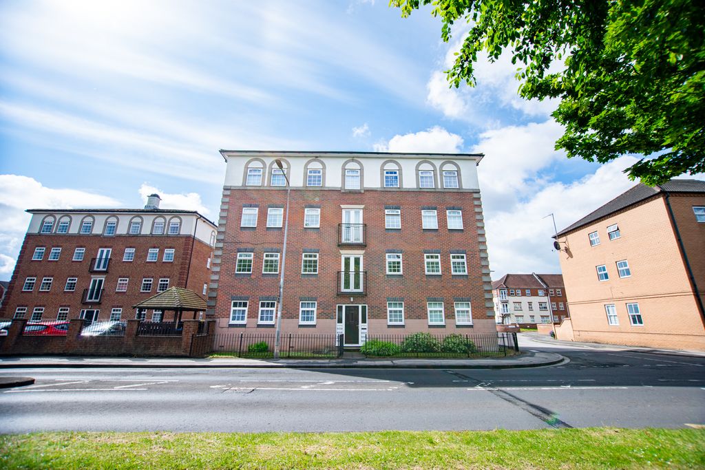 Property photo 1 of 17