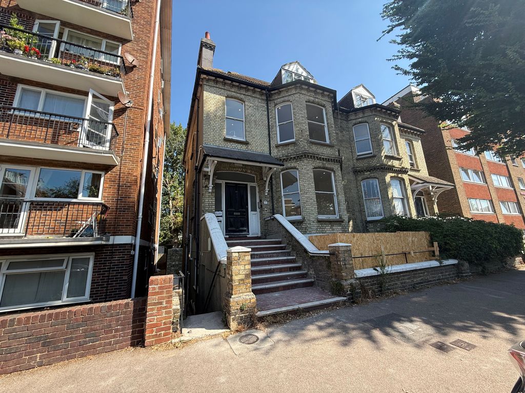 Property photo 1 of 6