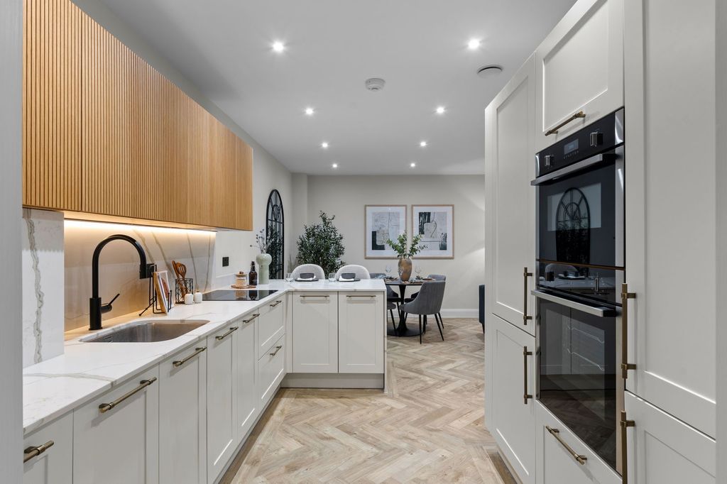 Property photo 3 of 40