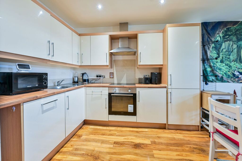 Property photo 2 of 4