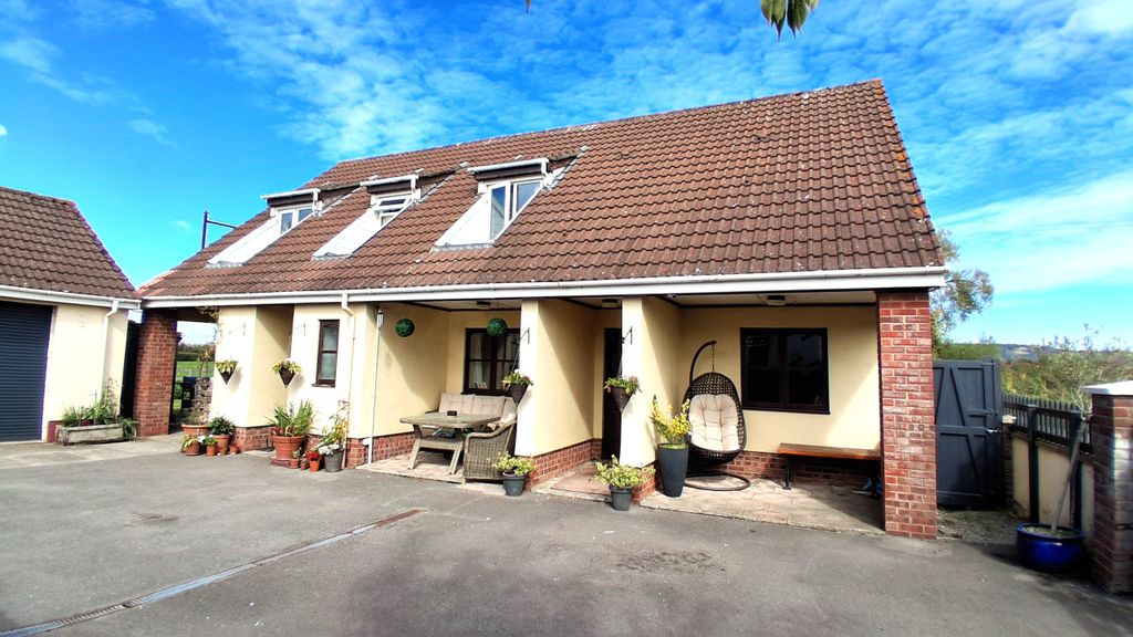 Property photo 2 of 31 7