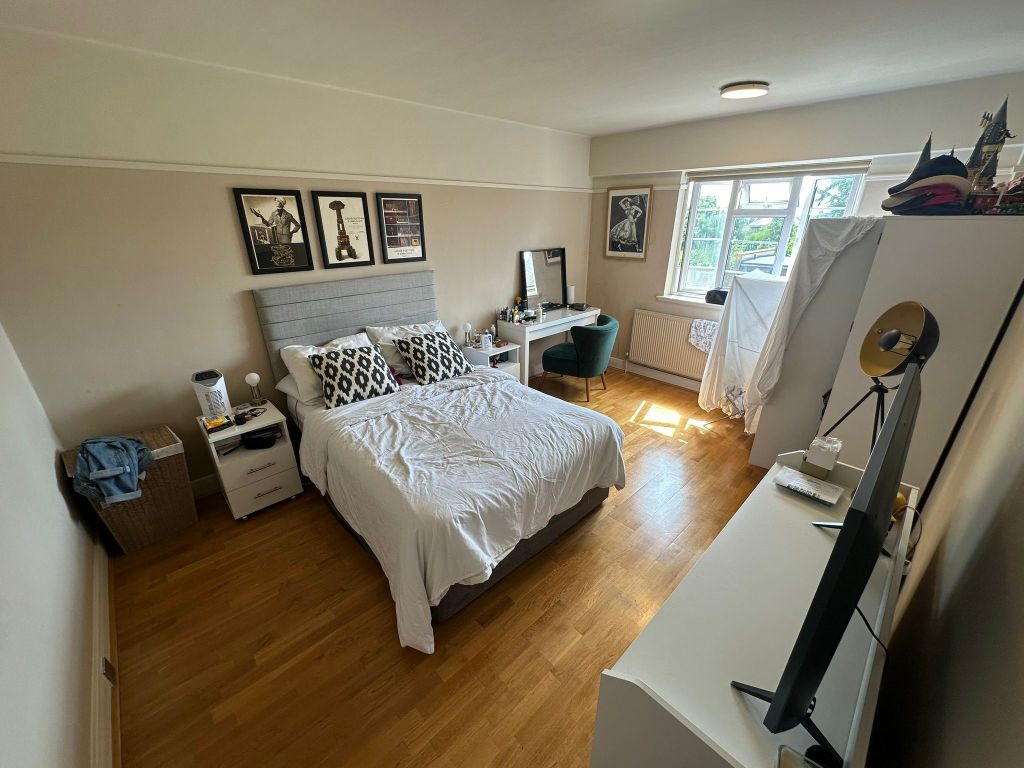 Property photo 3 of 11