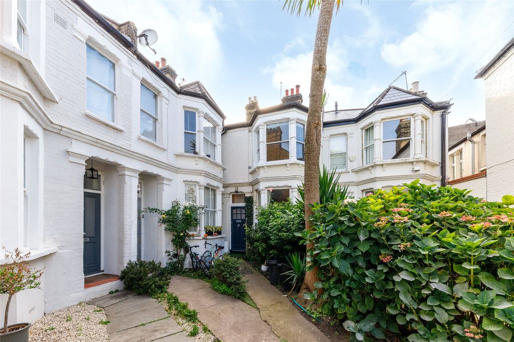 Property photo 3 of 8 Picture No. 11