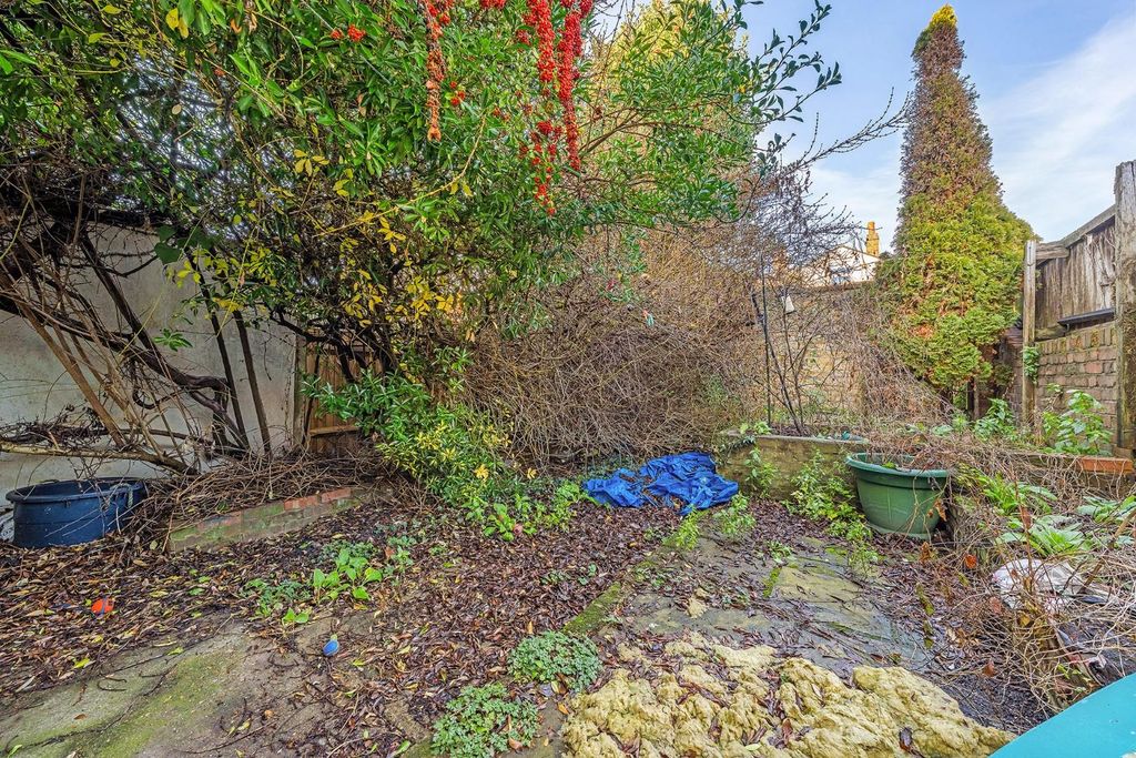 Property photo 2 of 13 Garden.Jpg