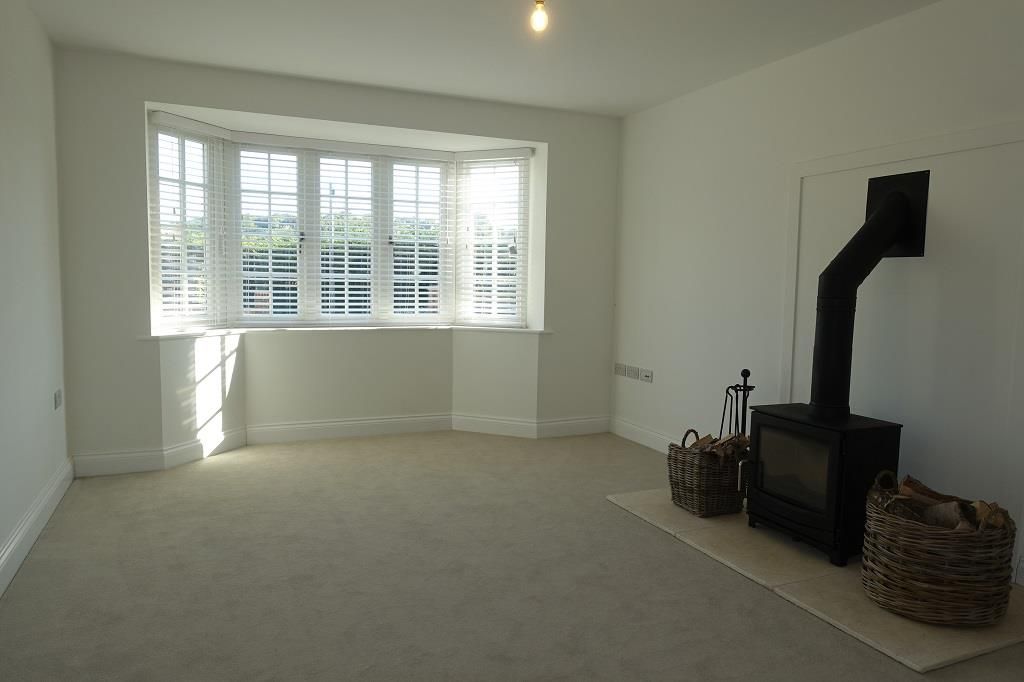 Property photo 2 of 38 Living Room