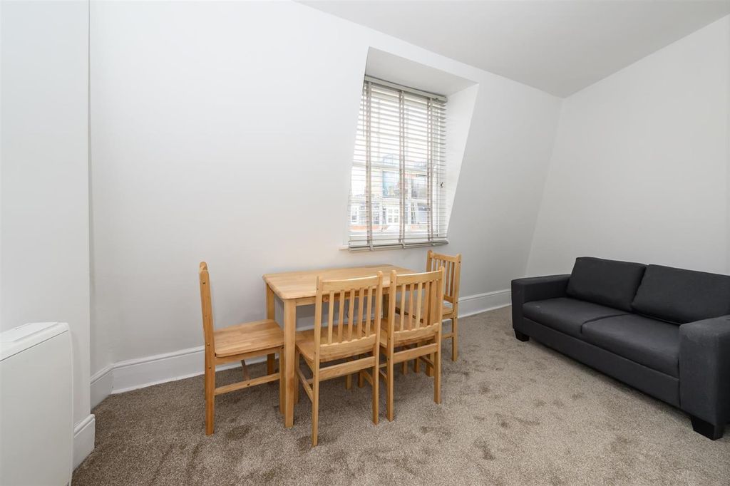 Property photo 3 of 10 Photo 2