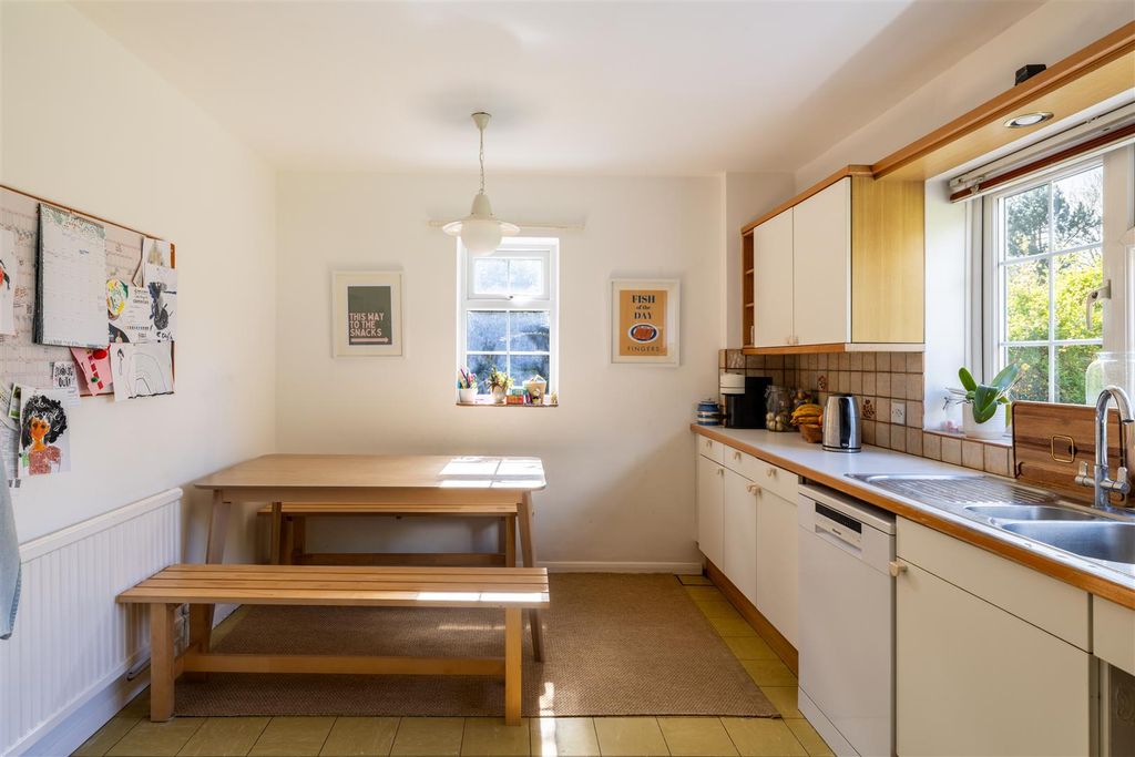 Additional image 8 of 4 bed detached house for saleYardley Close, Reigate RH2