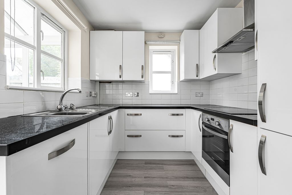 Property photo 2 of 22 Kitchen