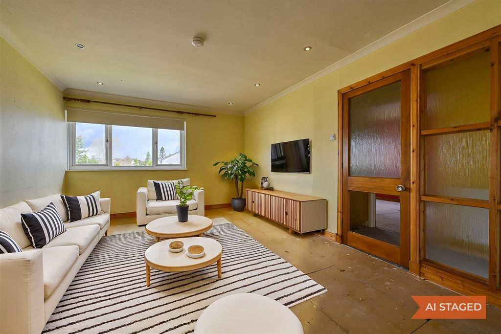 Property photo 2 of 10 Lounge