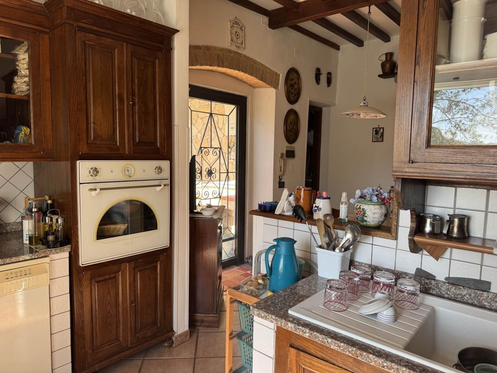 Property photo 3 of 23