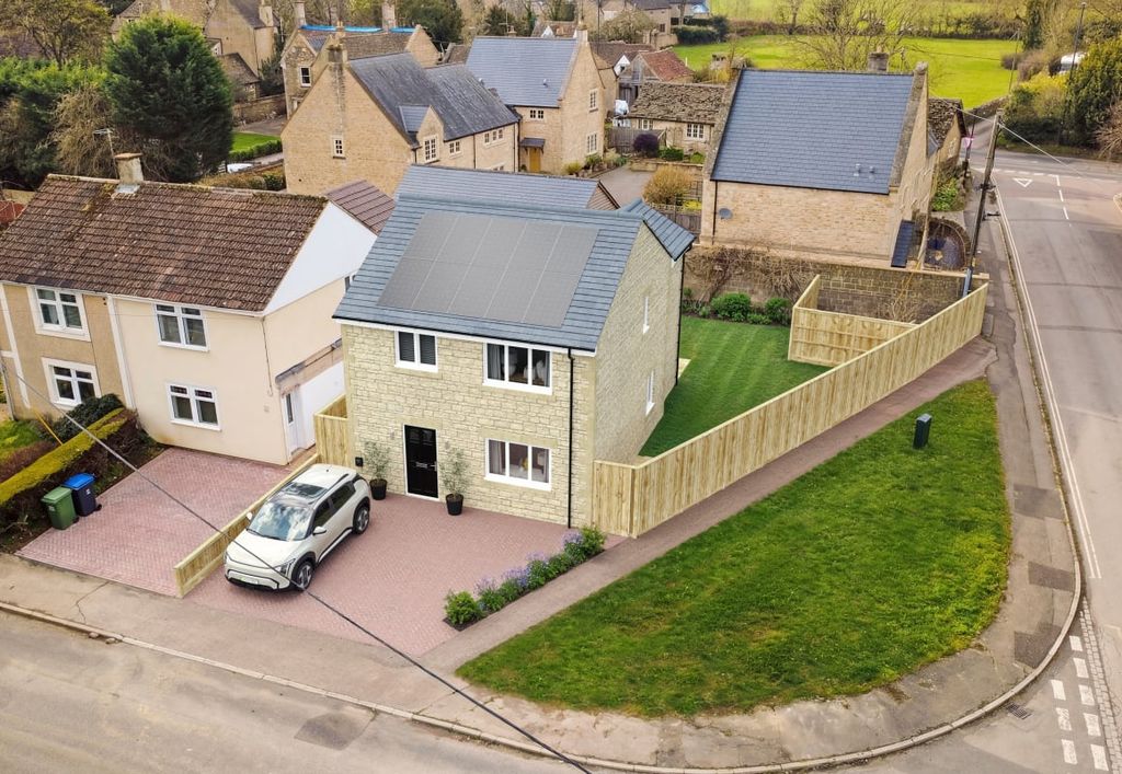 Property photo 1 of 2