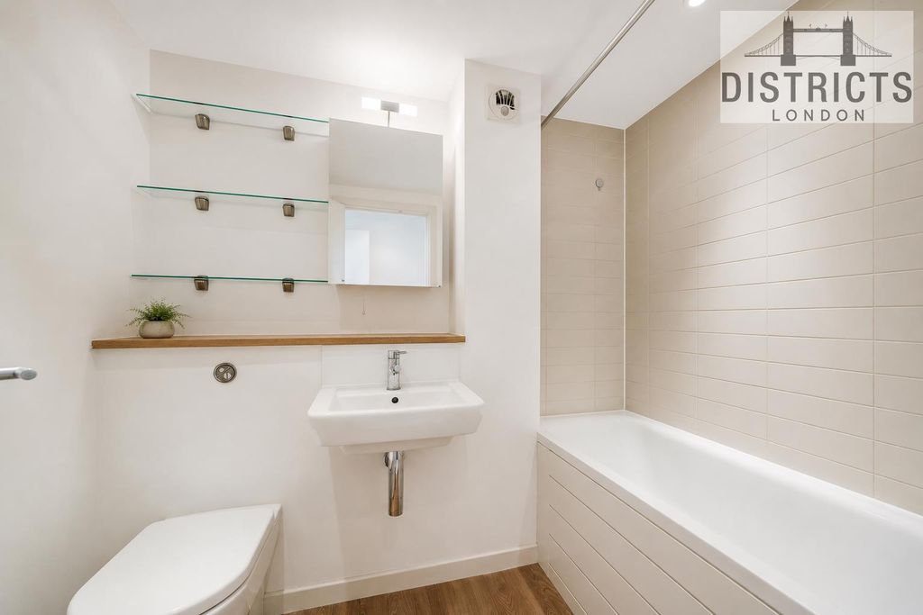 Property photo 3 of 15 Bathroom.Png