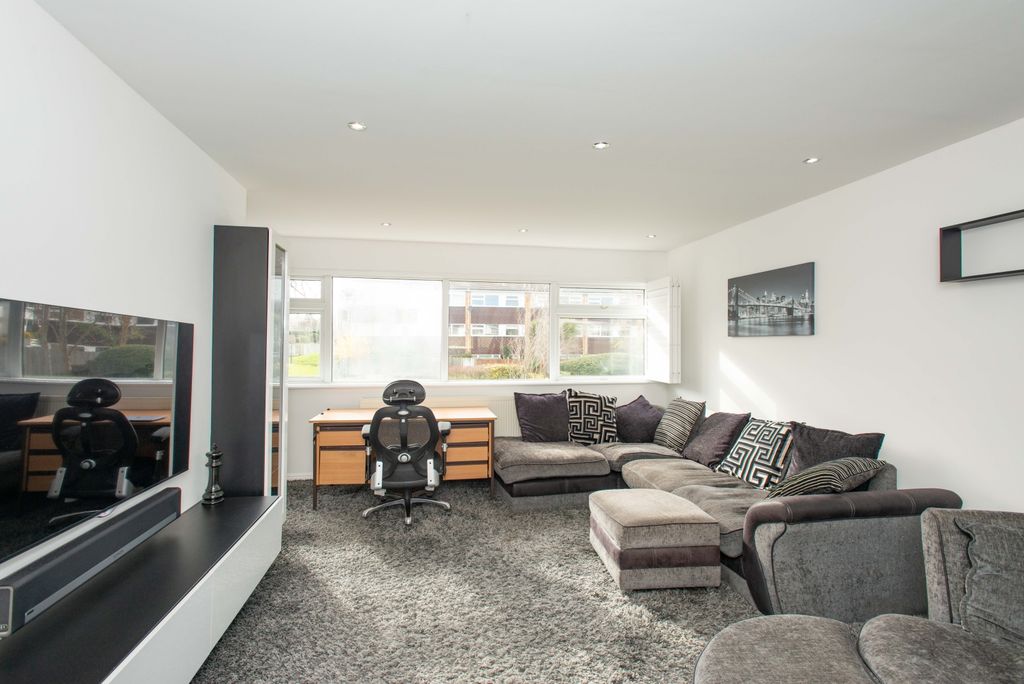 Property photo 3 of 26 Reception