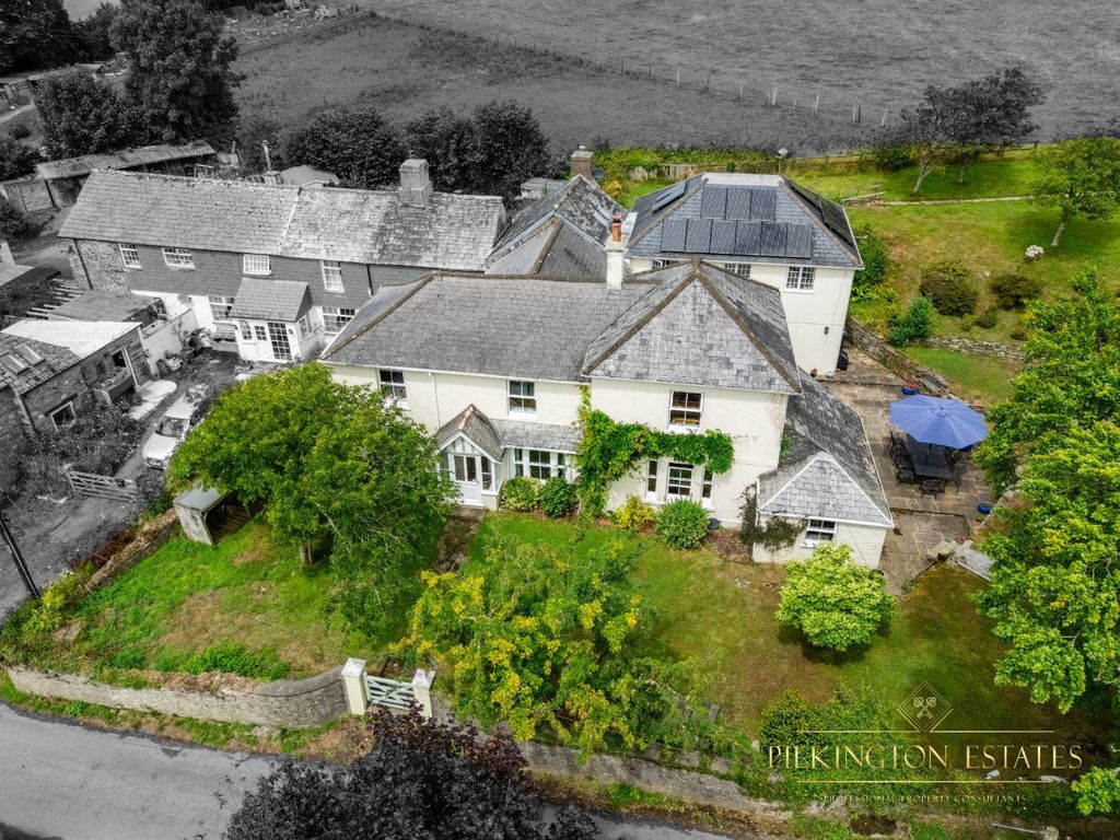 Property photo 1 of 47 4308262