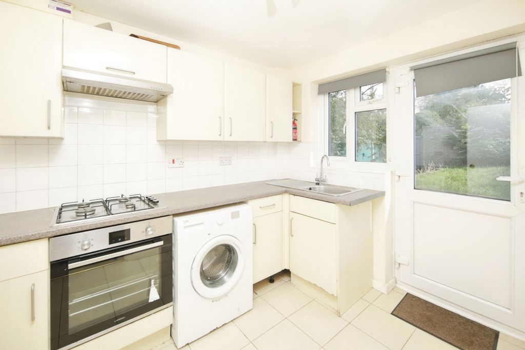 Property photo 2 of 17 Photo