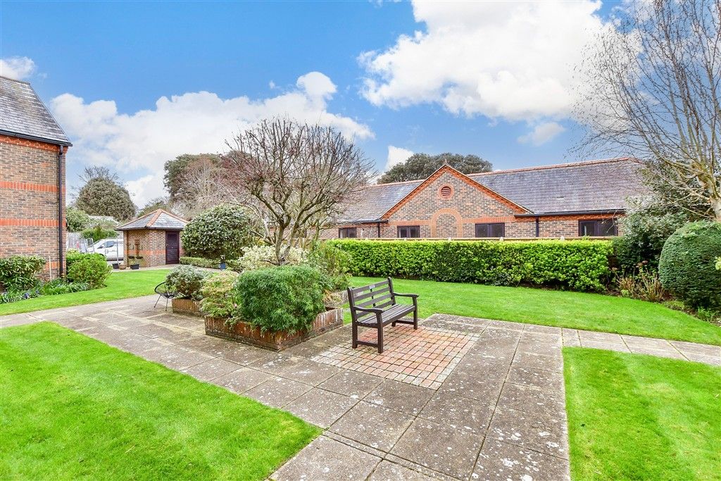 Property photo 2 of 8 Communal Gardens