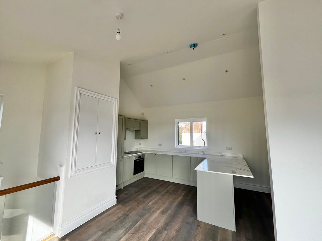 Property photo 3 of 27