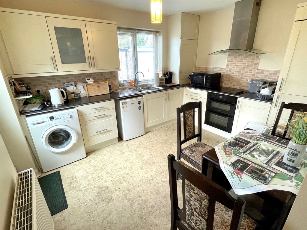 Property photo 2 of 16 Kitchen Diner