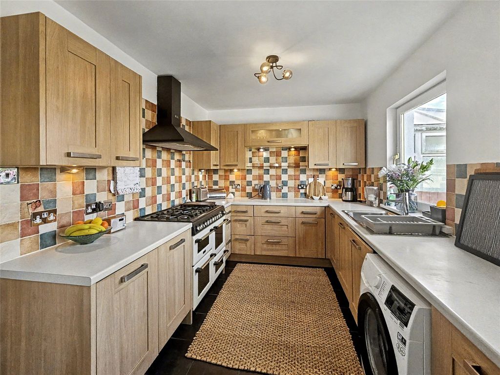 Property photo 3 of 27 Picture No. 14