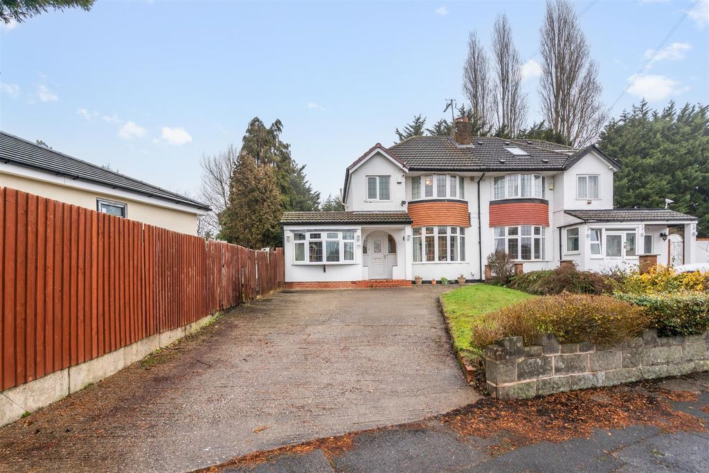 Property photo 1 of 13 119 Wells Green Road_17.Jpg