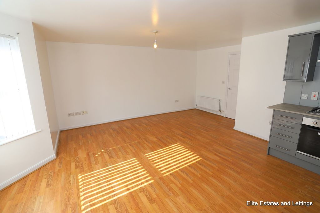 Property photo 3 of 11 4-Img_0318