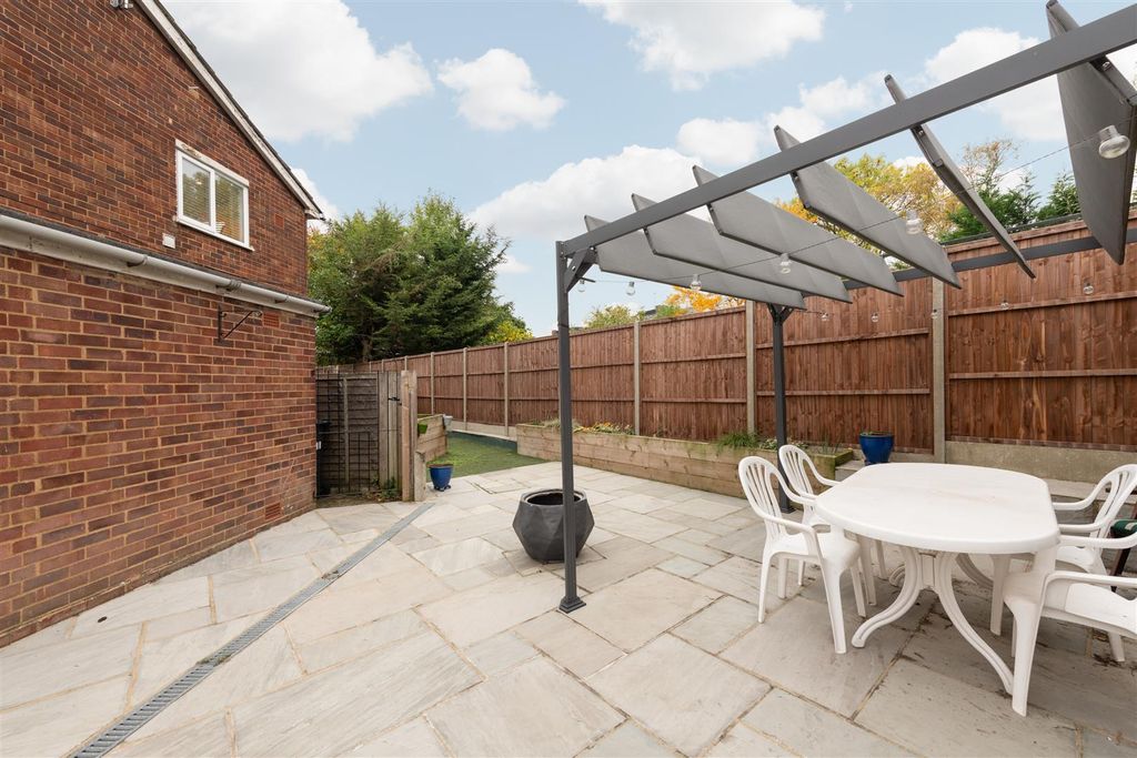 Property photo 2 of 17 Grosvenor 14.Jpg