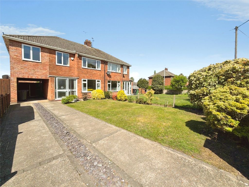 Property photo 1 of 15 Outside